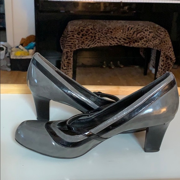 Women’s Maryjane grey patent leather 2in shoe - Picture 2 of 6